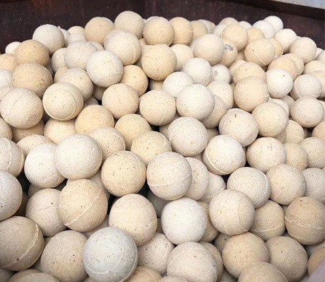 Xingbao delivered 660 tons high alumina refractory ball and low creep high alumina ball to top combustion hot blast stove in Vietnam.